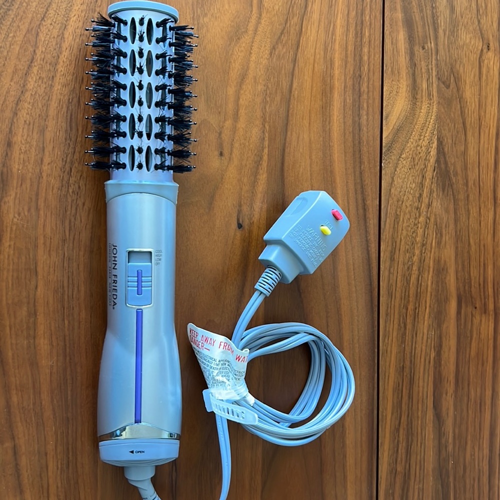 John Frieda hot air brush 1.5”